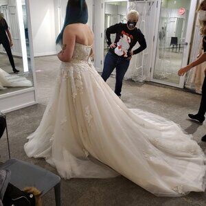 David's Bridal Wedding Dress *Size 14 NEVER WORN*